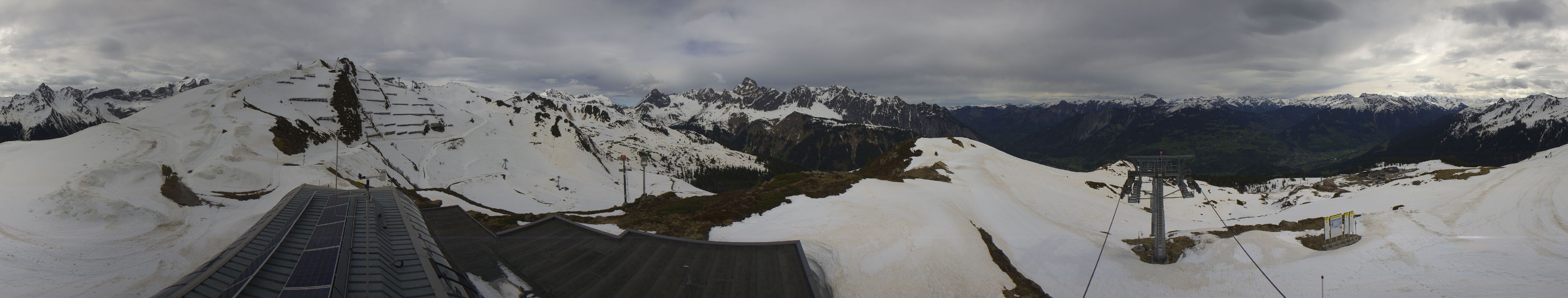 360° HDR Webcam auf der Bergstation der Hüttenkopfbahn mit Blick auf die Diabolo Abfahrt -  steilste Abfahrt im Montafon vom Golmer Joch